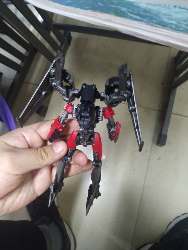 Transformers Studio Series Shatter Jet Mode In Hand Photos  (4 of 9)